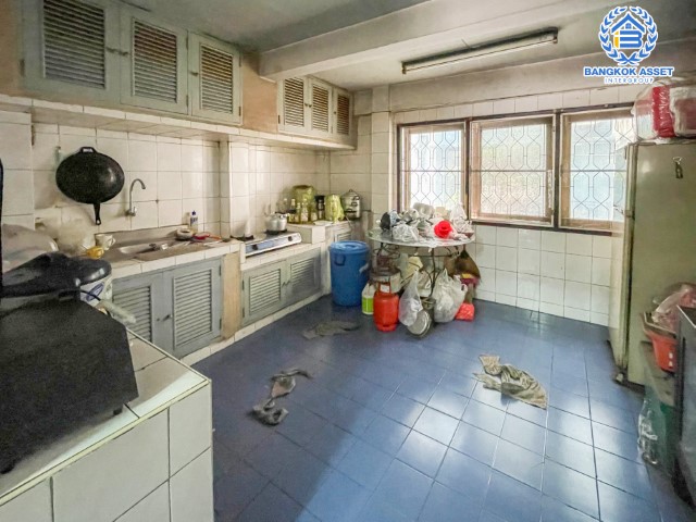 *****อาคารพาณิชย์สองย่านกรุงเทพฯ อาคารพาณิชย์ ซอยเพชรเกษม65/1 เนื้อที่กว้าง 17 ตร.ว. ฟังก์ชัน 3 ห้องนอน 3 ห้องน้ำ ที่จอดรถ 1 คัน ตั้งบนทำเลที่อยู่ชุมชน ทำการค้าขายได้ ใกล้ห้างสรรพสินค้า โรบินสันบางแคและบิ๊กซี เพชรเกษม เชื่อมต่อถนนเพชรเกษม